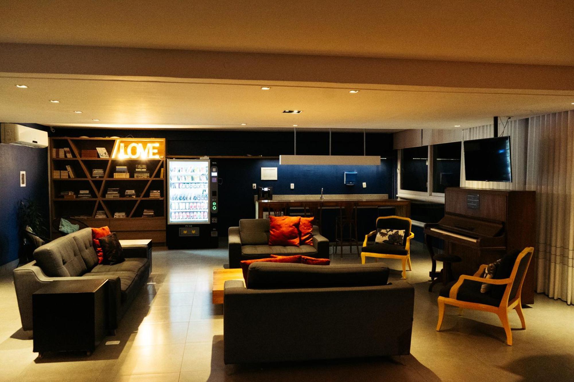 Cris Hotel
